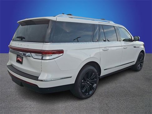New 2024 Lincoln Navigator L Reserve image 3