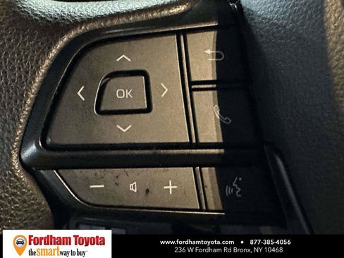 Used 2026 Toyota Sienna LE FWD image 33