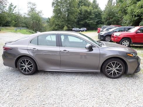 Used 2024 Toyota Camry SE FWD image 2