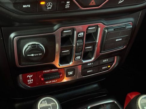 Used 2020 Jeep Wrangler Unlimited Rubicon AWD/4WD image 36
