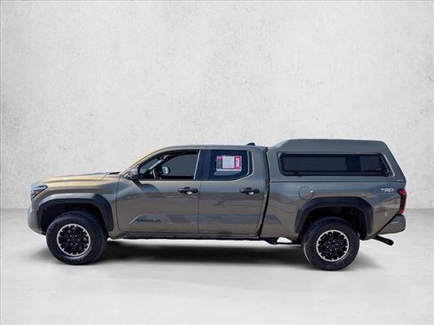 Used 2024 Toyota Tacoma TRD Off-Road image 9