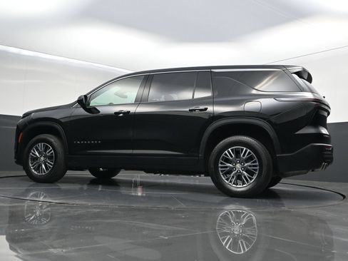 Used 2024 Chevrolet Traverse LS FWD image 42