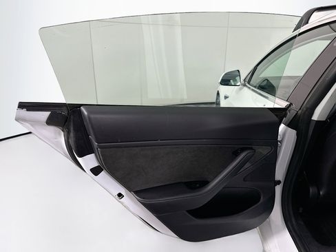 Used 2019 Tesla Model 3 Long Range image 24