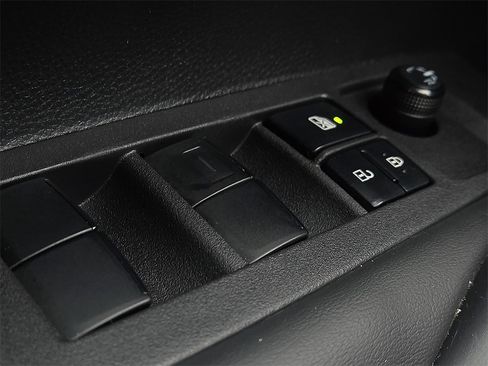 Used 2024 Toyota Corolla SE image 16