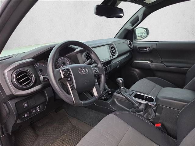 Used 2023 Toyota Tacoma TRD Off-Road w/ Black Out Package (TMS) AWD/4WD image 9