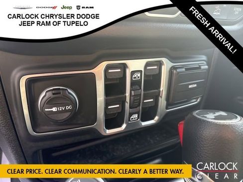 Used 2025 Jeep Wrangler Sahara w/ Safety Group image 23