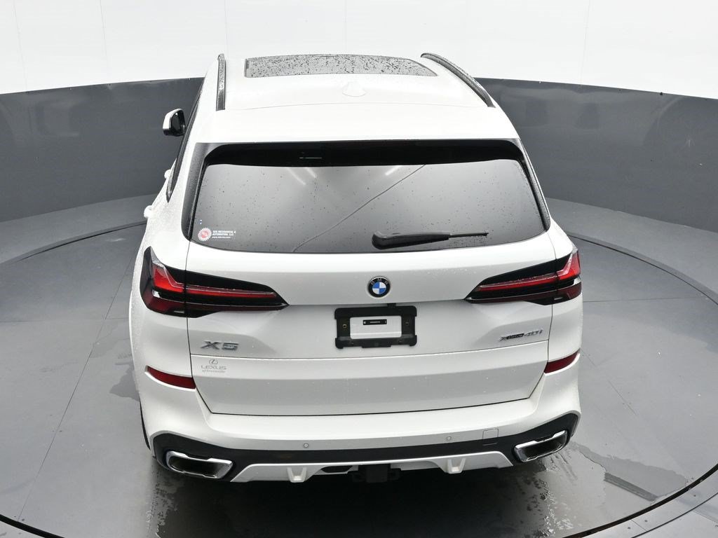 Used 2025 BMW X5 xDrive40i w/ M Sport Package AWD/4WD image 52