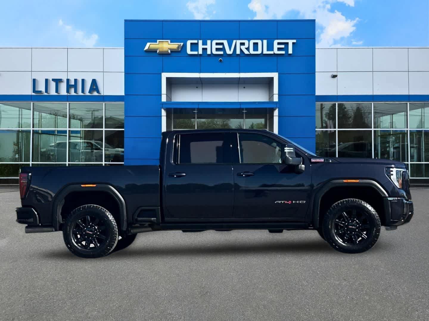 Used 2024 GMC Sierra 3500 AT4 w/ AT4 Premium Plus Package AWD/4WD image 8
