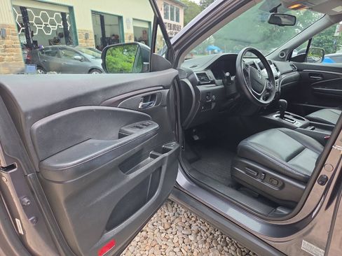 Used 2017 Honda Pilot EX-L image 16