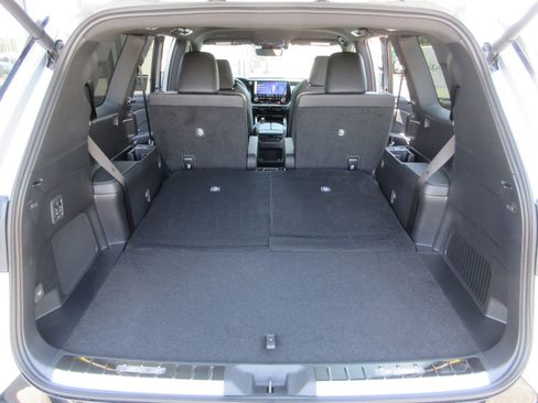 New 2026 Lexus TX 500h AWD image 51