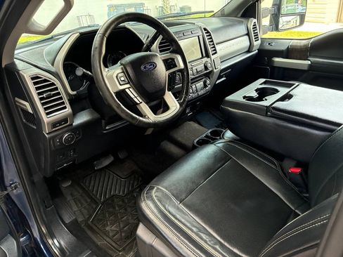 Used 2017 Ford F250 Lariat w/ Lariat Ultimate Package AWD/4WD image 10