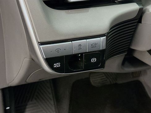 Used 2024 Hyundai Ioniq 5 SEL image 17