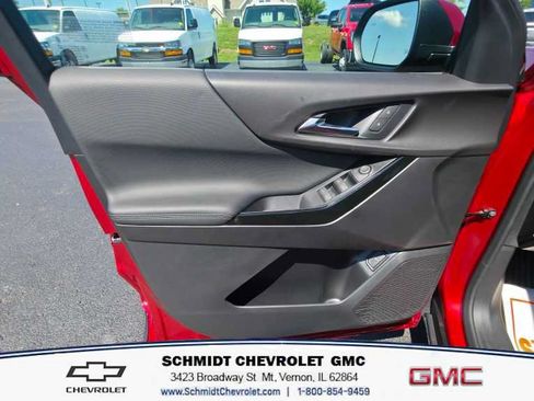 New 2027 Chevrolet Equinox LT w/ Convenience Package II FWD image 12