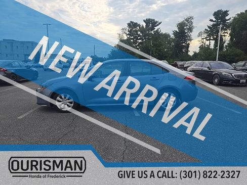 Used 2020 Toyota Corolla LE FWD image 5