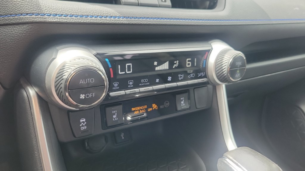 Used 2021 Toyota RAV4 XSE w/ XSE Grade Weather Package AWD/4WD image 18