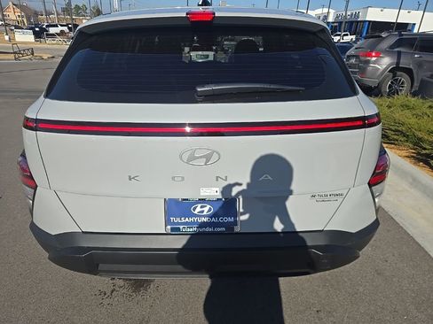 New 2026 Hyundai Kona SE image 7