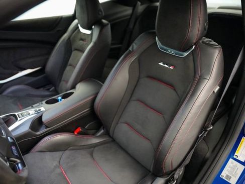 Used 2022 Chevrolet Camaro ZL1 RWD image 19