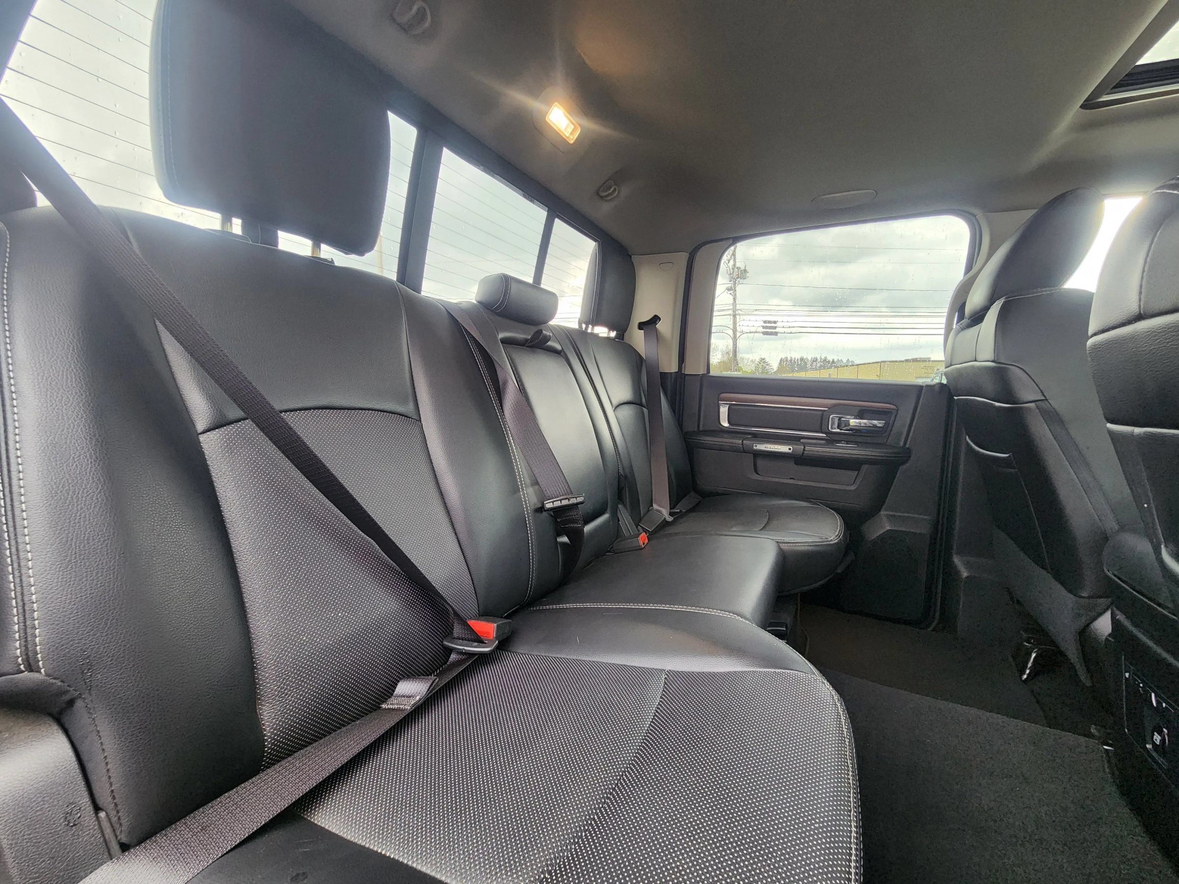 Used 2017 RAM 1500 Laramie w/ Convenience Group AWD/4WD image 11
