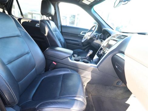 Used 2013 Ford Explorer Sport image 21