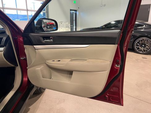 Used 2011 Subaru Outback 2.5i Premium image 39