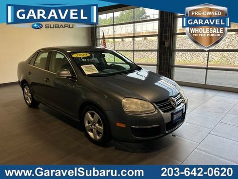 Used 2009 Volkswagen Jetta SE FWD image 1