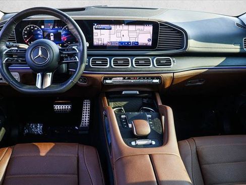 Used 2024 Mercedes-Benz GLS 580 4MATIC image 24