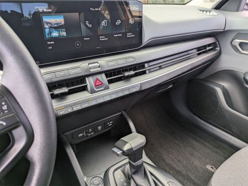 Used 2025 Kia K4 LXS image 20