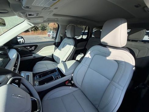 New 2026 Lincoln Aviator Reserve w/ Jet Appearance Package image 13