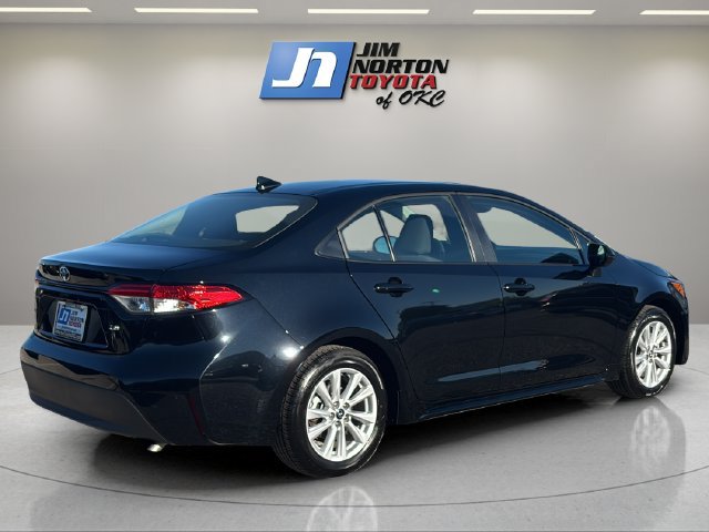 Used 2026 Toyota Corolla LE w/ LE Premium Package FWD image 5