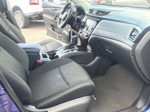 Used 2018 Nissan Rogue SV FWD image 35