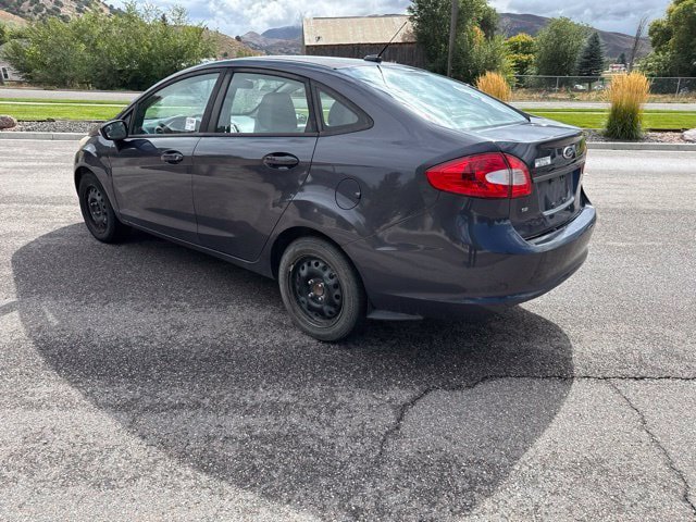 Used 2013 Ford Fiesta SE FWD image 4