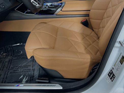Used 2025 BMW 740i xDrive image 20