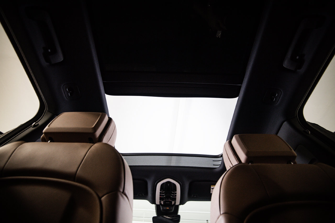 Certified 2026 Porsche Macan AWD/4WD image 30