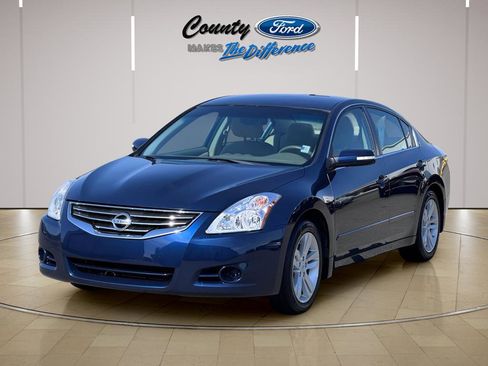 Used 2012 Nissan Altima 3.5 SR image 2