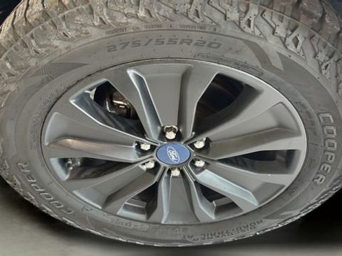 Used 2018 Ford F150 Lariat w/ Equipment Group 502A Luxury image 20