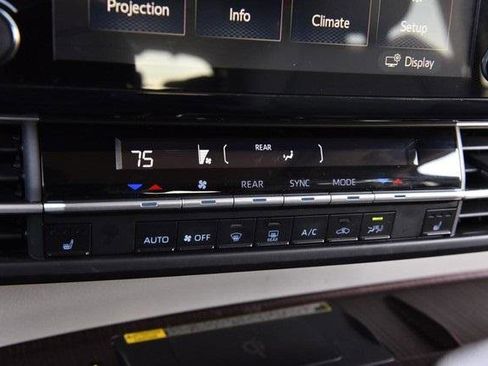 Used 2021 Toyota Sienna XLE w/ XLE Plus Package image 15