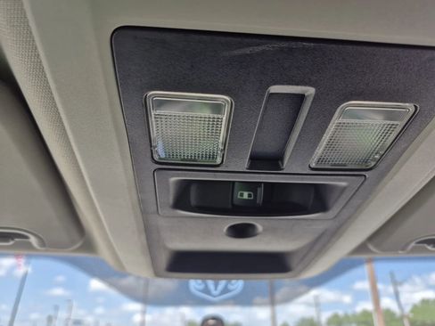 Used 2012 RAM 1500 Classic SLT RWD image 26