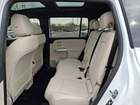 New 2026 Mercedes-Benz GLB 250 4MATIC image 6