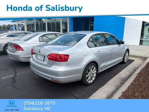 Used 2014 Volkswagen Jetta SE FWD image 1