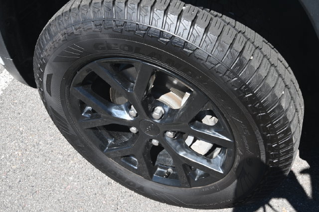 Used 2024 Jeep Grand Cherokee Altitude AWD/4WD image 28