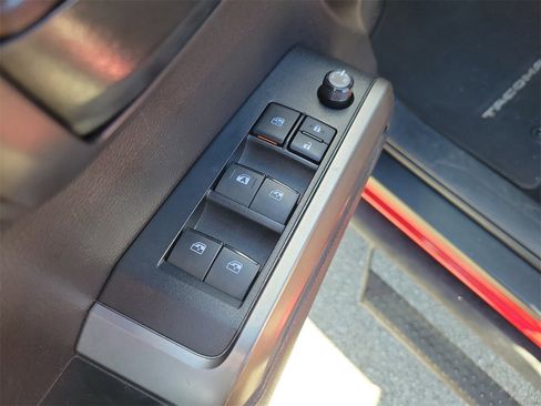 Used 2022 Toyota Tacoma SR5 w/ Technology Package image 14