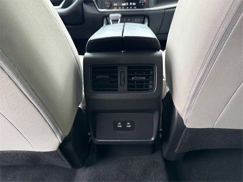 Used 2024 Nissan Rogue SV image 21