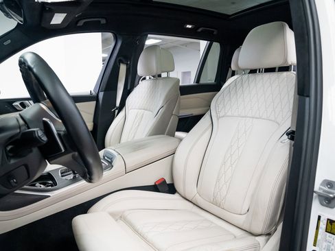 Used 2021 BMW X7 xDrive40i w/ M Sport Package image 18