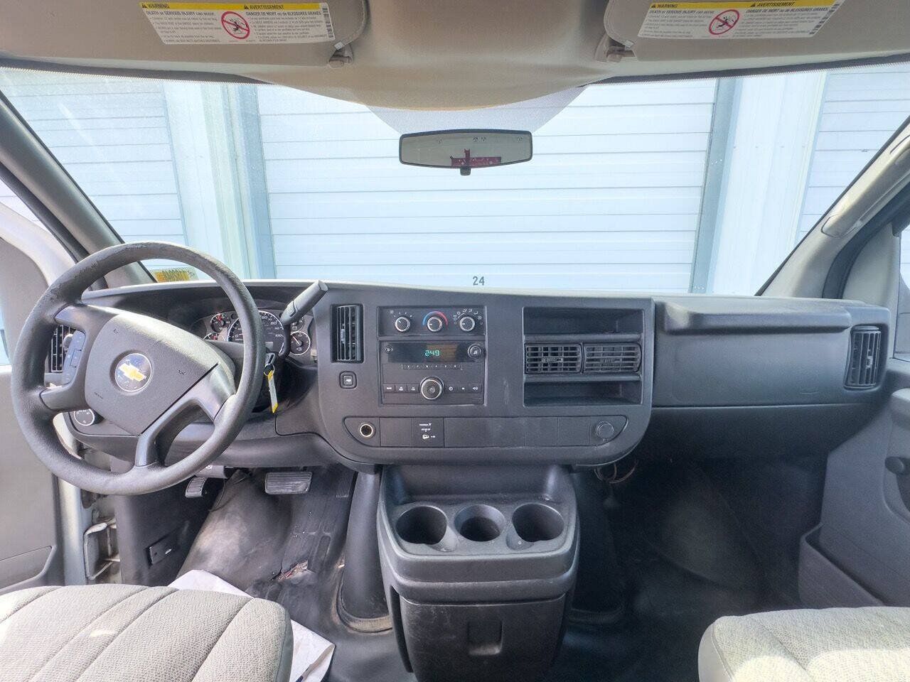 Used 2011 Chevrolet Express 3500 Extended RWD image 14