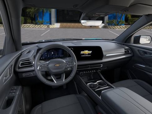 New 2026 Chevrolet Traverse LT w/ Driver Confidence Package FWD image 16