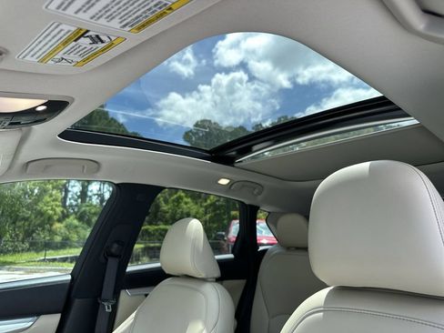 Used 2020 INFINITI QX50 Luxe w/ Navigation Package FWD image 19