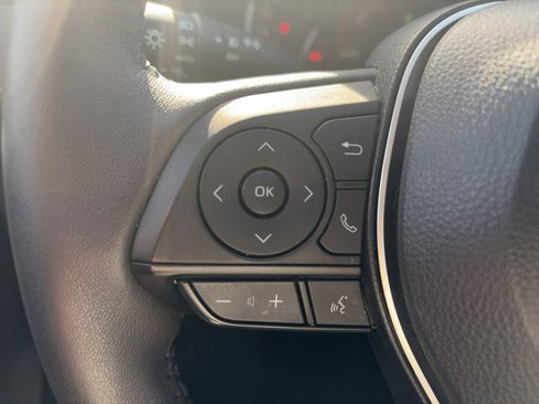 Used 2023 Toyota RAV4 XLE Premium image 21