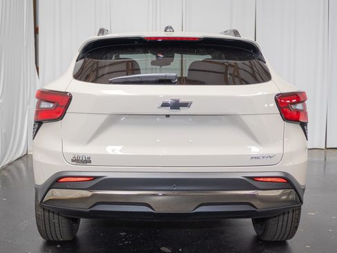 New 2026 Chevrolet Trax ACTIV w/ Driver Confidence Package FWD image 3