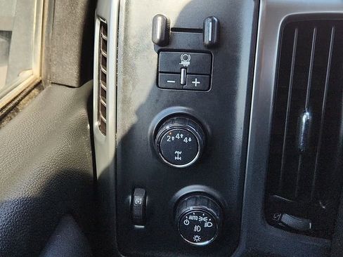 Used 2017 Chevrolet Silverado 2500 LT w/ LT Convenience Package image 21