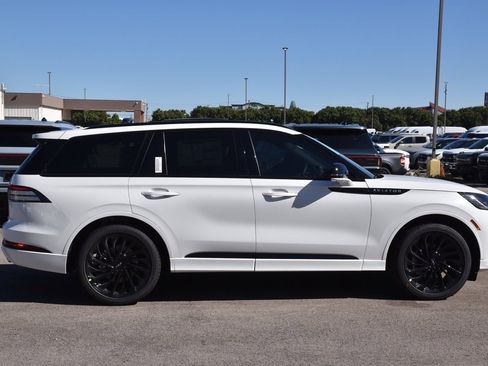 New 2026 Lincoln Aviator Reserve w/ Jet Appearance Package image 5